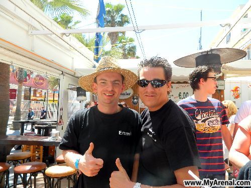 Mallorca Urlaubsbild - Emmi, Andy Bar, Niklas Hermes bei Deutsches Eck