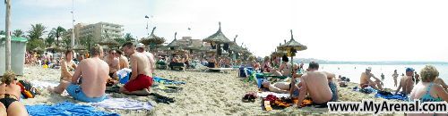 Mallorca Urlaubsbild - Panorahama aufnahme auf dem Strand im Malle