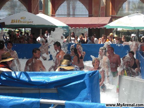 Mallorca Urlaubsbild - Schaumparty Megapark Juli 09