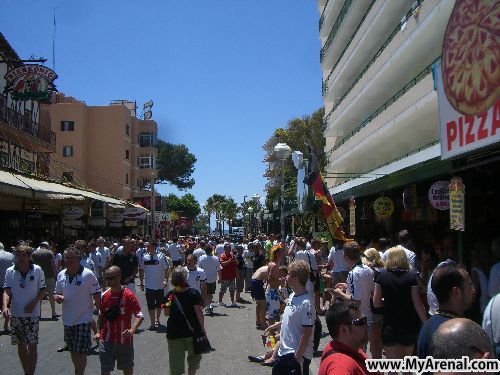 Mallorca Urlaubsbild - Schinkenstraße vor dem Deutschlandspiel