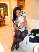 Mallorca, El Arenal - schlagerstars-jasmin-mit-ihre-hund-im-hostal-playa